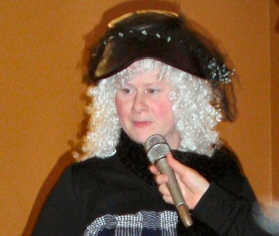 Pastor Maud bjöd på en dundrans show i sin pudelliknande tupé